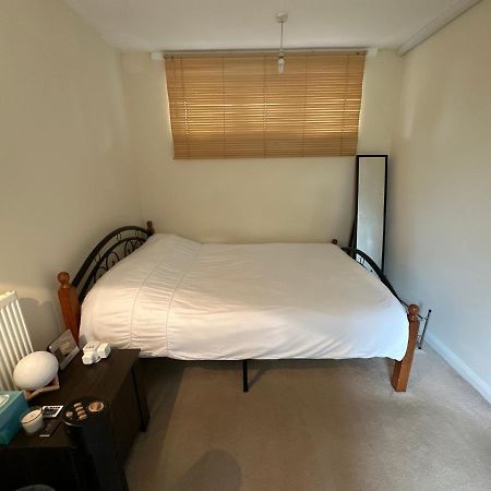 Cozy Room In Shared Home Near Canary Wharf London Exterior photo